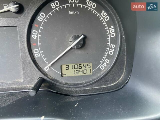 Серый Шкода Октавия, объемом двигателя 1.6 л и пробегом 310 тыс. км за 3600 $, фото 9 на Automoto.ua