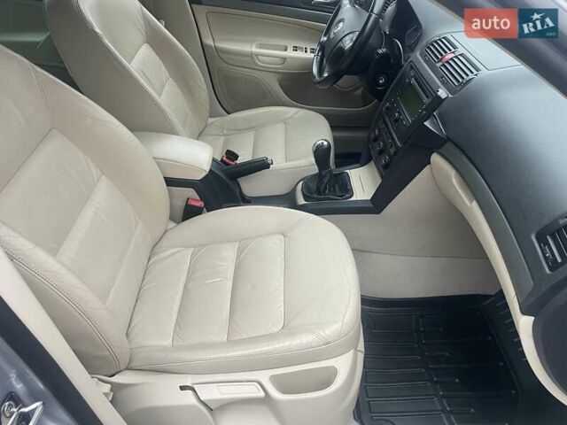 Сірий Шкода Октавія, об'ємом двигуна 1.8 л та пробігом 221 тис. км за 7899 $, фото 9 на Automoto.ua