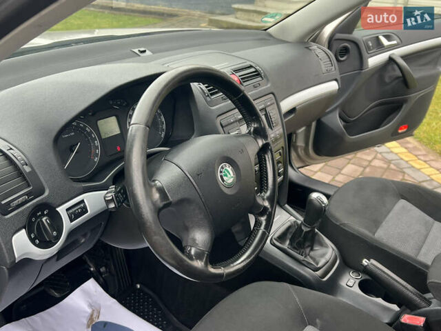 Серый Шкода Октавия, объемом двигателя 1.6 л и пробегом 256 тыс. км за 6850 $, фото 11 на Automoto.ua