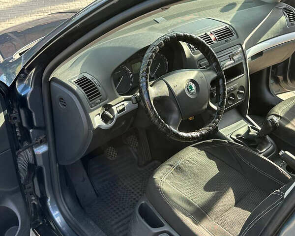 Сірий Шкода Октавія, об'ємом двигуна 1.6 л та пробігом 320 тис. км за 6000 $, фото 9 на Automoto.ua