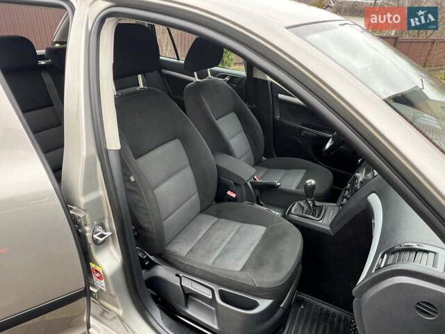 Серый Шкода Октавия, объемом двигателя 1.6 л и пробегом 256 тыс. км за 6850 $, фото 17 на Automoto.ua