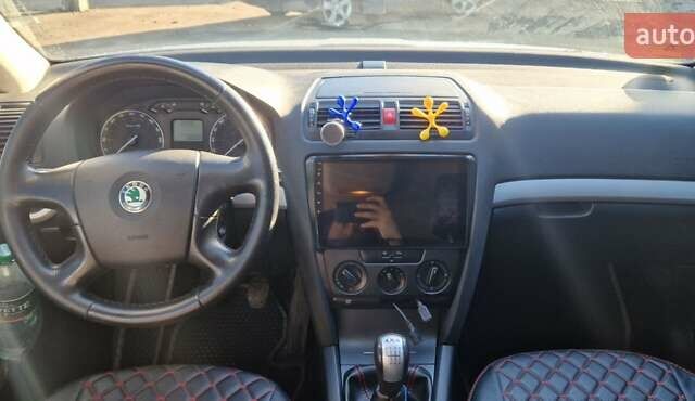 Серый Шкода Октавия, объемом двигателя 1.9 л и пробегом 277 тыс. км за 6500 $, фото 5 на Automoto.ua