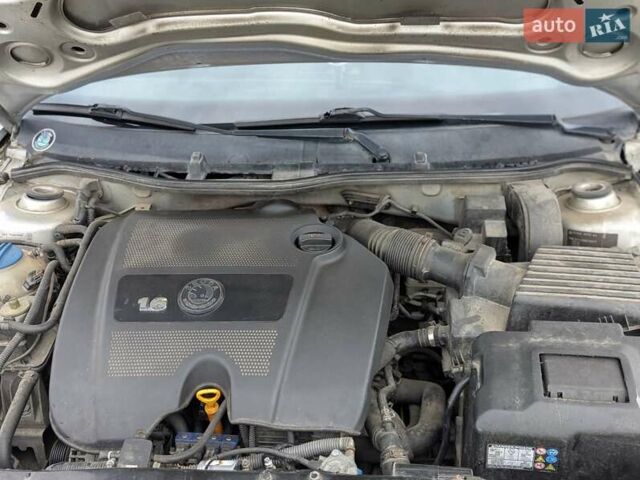 Сірий Шкода Октавія, об'ємом двигуна 1.6 л та пробігом 280 тис. км за 4950 $, фото 26 на Automoto.ua