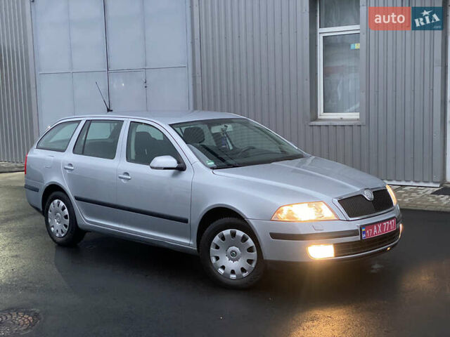 Серый Шкода Октавия, объемом двигателя 1.6 л и пробегом 197 тыс. км за 5999 $, фото 4 на Automoto.ua