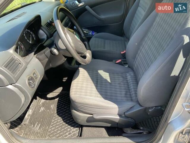 Серый Шкода Октавия, объемом двигателя 1.6 л и пробегом 310 тыс. км за 3600 $, фото 6 на Automoto.ua