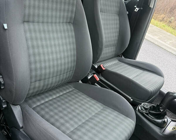 Серый Шкода Октавия, объемом двигателя 1.6 л и пробегом 218 тыс. км за 6000 $, фото 24 на Automoto.ua