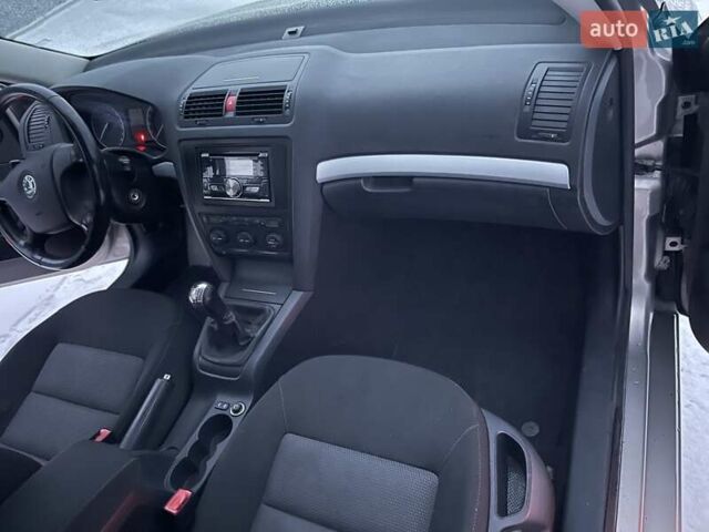 Серый Шкода Октавия, объемом двигателя 1.6 л и пробегом 240 тыс. км за 6700 $, фото 24 на Automoto.ua