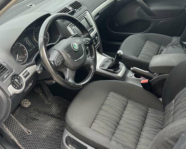 Серый Шкода Октавия, объемом двигателя 1.8 л и пробегом 207 тыс. км за 6500 $, фото 7 на Automoto.ua