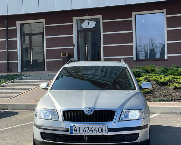 Сірий Шкода Октавія, об'ємом двигуна 1.6 л та пробігом 290 тис. км за 4900 $, фото 1 на Automoto.ua