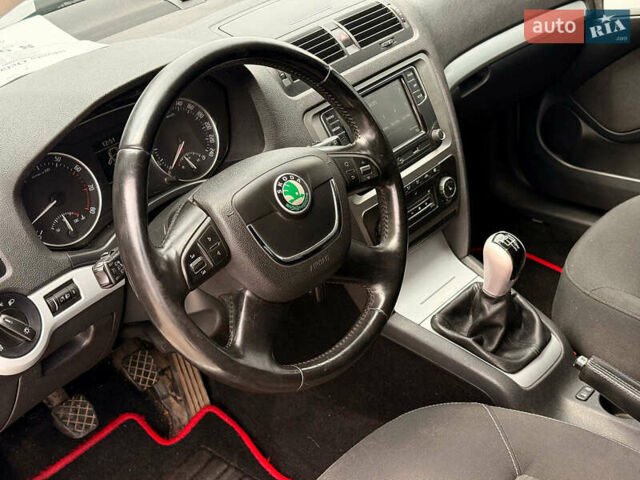 Серый Шкода Октавия, объемом двигателя 1.6 л и пробегом 154 тыс. км за 8800 $, фото 15 на Automoto.ua