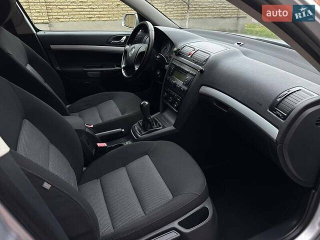 Сірий Шкода Октавія, об'ємом двигуна 1.6 л та пробігом 183 тис. км за 6950 $, фото 24 на Automoto.ua