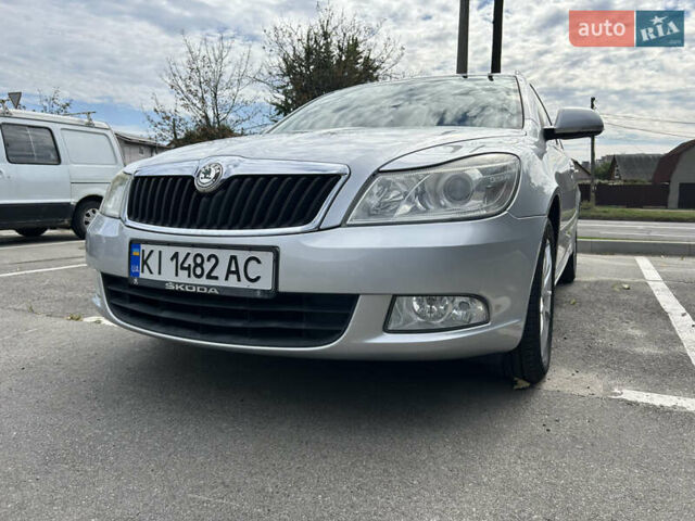 Серый Шкода Октавия, объемом двигателя 1.6 л и пробегом 200 тыс. км за 7800 $, фото 2 на Automoto.ua