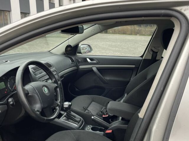 Серый Шкода Октавия, объемом двигателя 2 л и пробегом 340 тыс. км за 3200 $, фото 4 на Automoto.ua