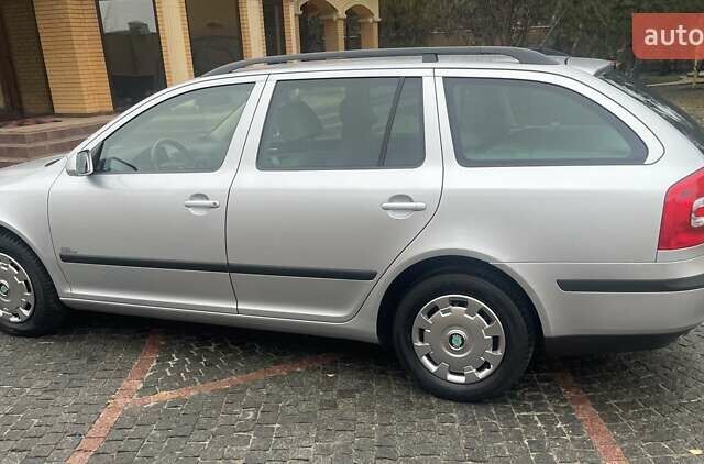 Сірий Шкода Октавія, об'ємом двигуна 1.8 л та пробігом 221 тис. км за 7899 $, фото 2 на Automoto.ua