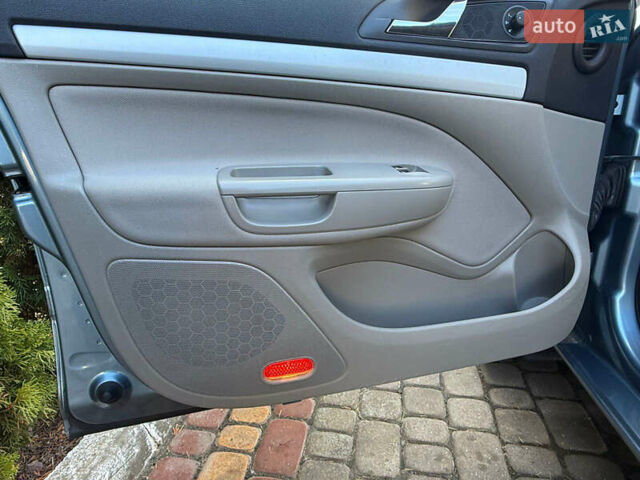 Серый Шкода Октавия, объемом двигателя 1.6 л и пробегом 209 тыс. км за 6500 $, фото 48 на Automoto.ua