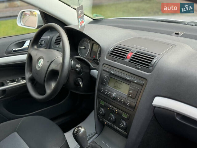 Сірий Шкода Октавія, об'ємом двигуна 1.6 л та пробігом 214 тис. км за 6950 $, фото 3 на Automoto.ua