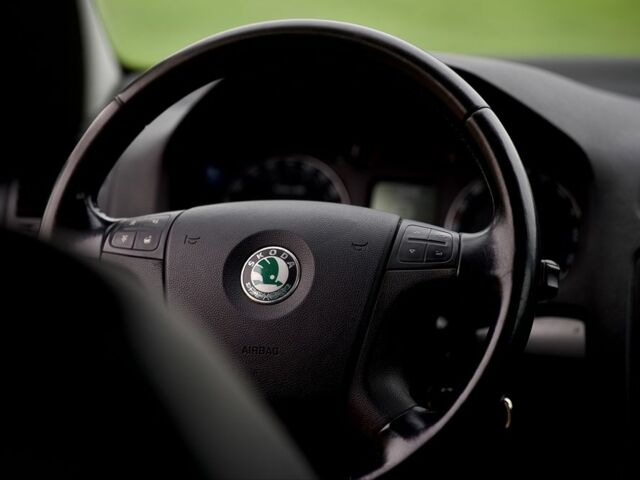 Сірий Шкода Октавія, об'ємом двигуна 1.8 л та пробігом 261 тис. км за 6099 $, фото 6 на Automoto.ua