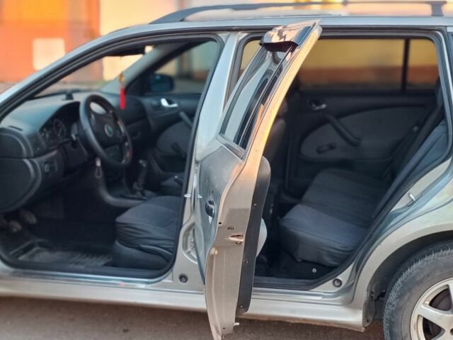 Серый Шкода Октавия, объемом двигателя 1.6 л и пробегом 270 тыс. км за 4500 $, фото 1 на Automoto.ua