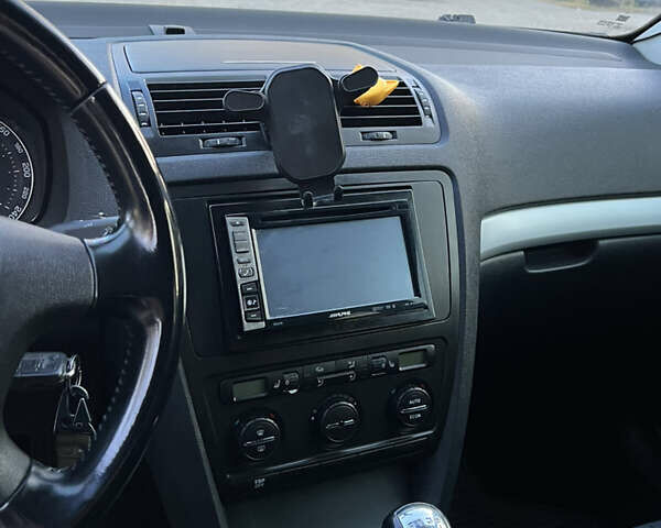 Серый Шкода Октавия, объемом двигателя 1.97 л и пробегом 333 тыс. км за 7300 $, фото 12 на Automoto.ua