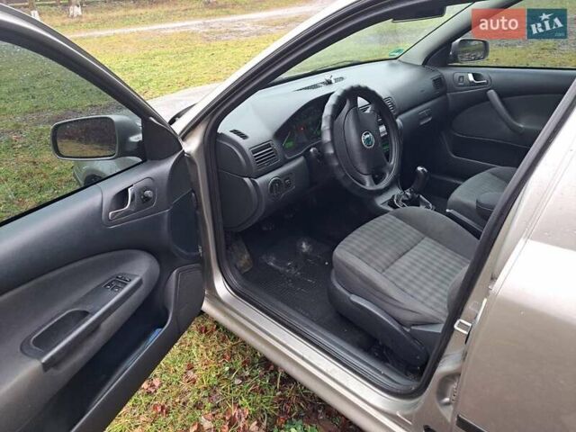 Серый Шкода Октавия, объемом двигателя 1.6 л и пробегом 199 тыс. км за 5000 $, фото 4 на Automoto.ua