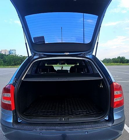 Сірий Шкода Октавія, об'ємом двигуна 1.6 л та пробігом 210 тис. км за 5600 $, фото 11 на Automoto.ua