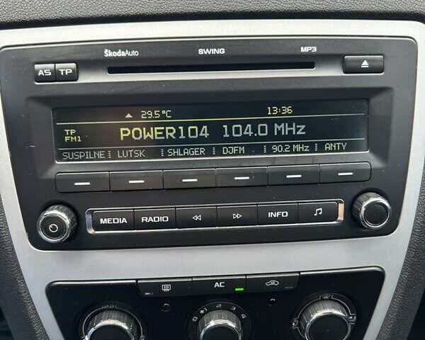Серый Шкода Октавия, объемом двигателя 1.6 л и пробегом 200 тыс. км за 7800 $, фото 39 на Automoto.ua