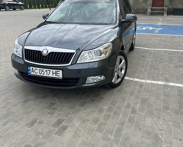 Серый Шкода Октавия, объемом двигателя 1.8 л и пробегом 207 тыс. км за 6500 $, фото 1 на Automoto.ua