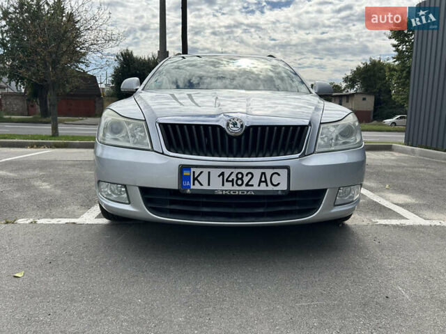Серый Шкода Октавия, объемом двигателя 1.6 л и пробегом 200 тыс. км за 7800 $, фото 3 на Automoto.ua