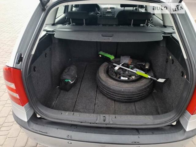 Сірий Шкода Октавія, об'ємом двигуна 1.6 л та пробігом 266 тис. км за 6400 $, фото 8 на Automoto.ua