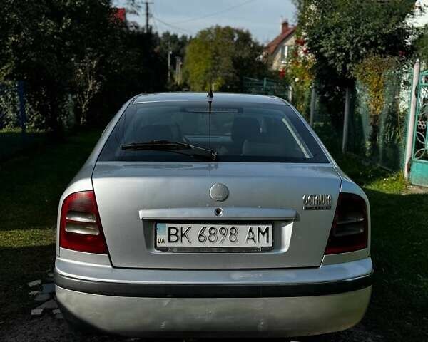 Серый Шкода Октавия, объемом двигателя 1.9 л и пробегом 309 тыс. км за 4300 $, фото 2 на Automoto.ua