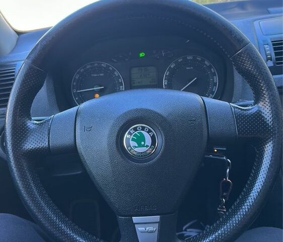 Сірий Шкода Октавія, об'ємом двигуна 1.6 л та пробігом 367 тис. км за 5200 $, фото 2 на Automoto.ua