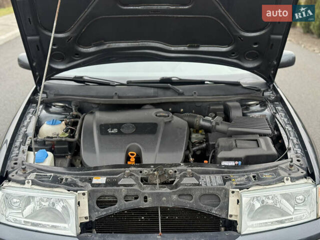 Серый Шкода Октавия, объемом двигателя 1.6 л и пробегом 218 тыс. км за 6000 $, фото 30 на Automoto.ua