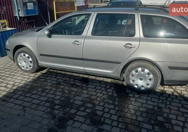 Сірий Шкода Октавія, об'ємом двигуна 1.6 л та пробігом 347 тис. км за 5100 $, фото 4 на Automoto.ua
