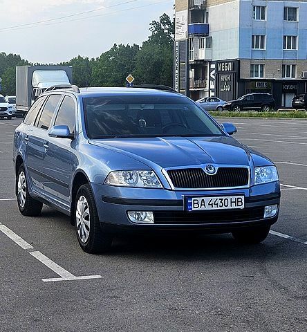 Сірий Шкода Октавія, об'ємом двигуна 1.6 л та пробігом 210 тис. км за 5600 $, фото 1 на Automoto.ua