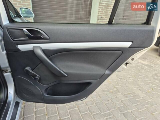 Серый Шкода Октавия, объемом двигателя 1.6 л и пробегом 201 тыс. км за 5700 $, фото 13 на Automoto.ua