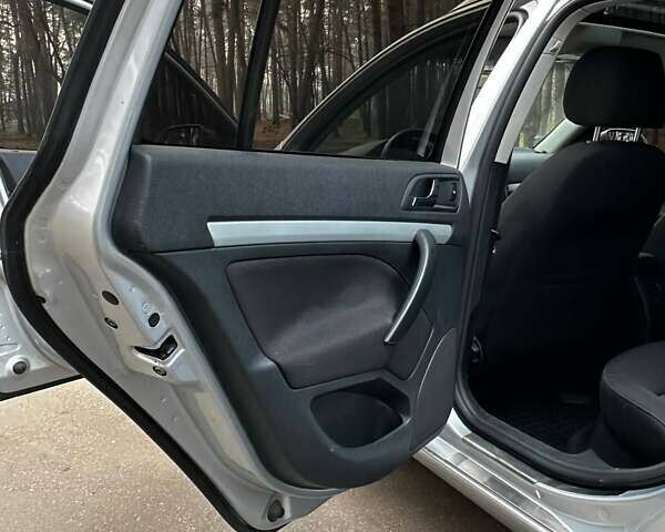 Серый Шкода Октавия, объемом двигателя 1.9 л и пробегом 315 тыс. км за 6300 $, фото 11 на Automoto.ua