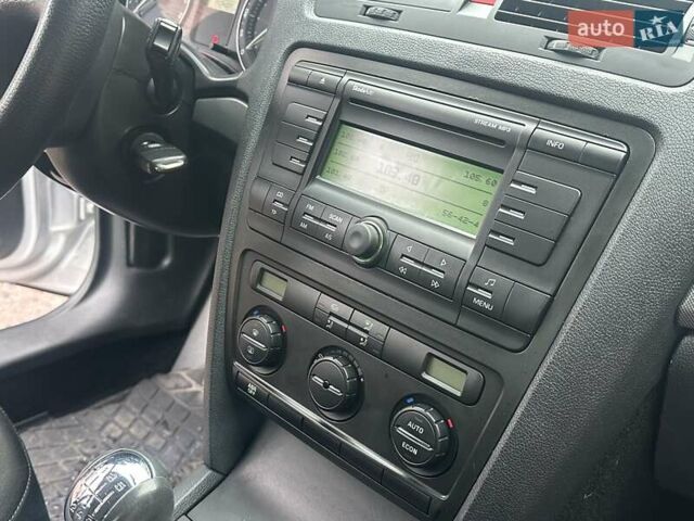 Сірий Шкода Октавія, об'ємом двигуна 2 л та пробігом 192 тис. км за 7199 $, фото 33 на Automoto.ua