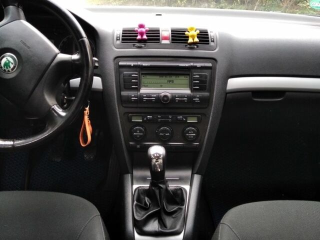 Серый Шкода Октавия, объемом двигателя 1.6 л и пробегом 246 тыс. км за 5950 $, фото 13 на Automoto.ua