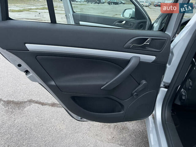 Серый Шкода Октавия, объемом двигателя 1.6 л и пробегом 39 тыс. км за 10150 $, фото 65 на Automoto.ua