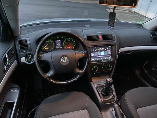 Серый Шкода Октавия, объемом двигателя 1.6 л и пробегом 197 тыс. км за 5999 $, фото 19 на Automoto.ua