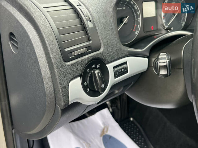 Серый Шкода Октавия, объемом двигателя 1.6 л и пробегом 256 тыс. км за 6850 $, фото 18 на Automoto.ua