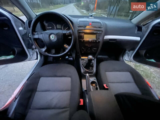 Серый Шкода Октавия, объемом двигателя 1.9 л и пробегом 269 тыс. км за 5200 $, фото 27 на Automoto.ua