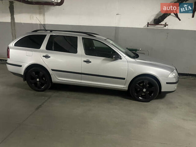 Серый Шкода Октавия, объемом двигателя 1.6 л и пробегом 353 тыс. км за 5500 $, фото 4 на Automoto.ua