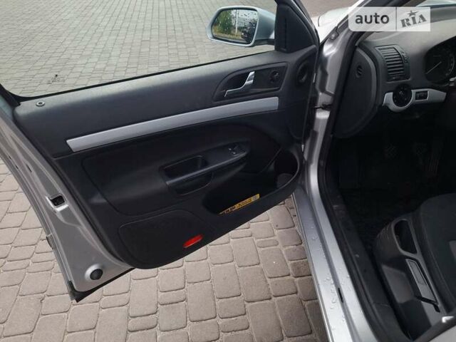 Сірий Шкода Октавія, об'ємом двигуна 1.6 л та пробігом 266 тис. км за 6400 $, фото 11 на Automoto.ua