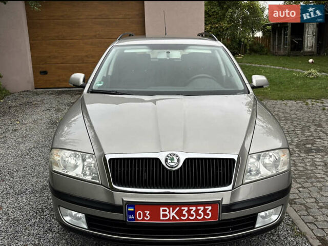 Серый Шкода Октавия, объемом двигателя 1.6 л и пробегом 245 тыс. км за 6900 $, фото 1 на Automoto.ua