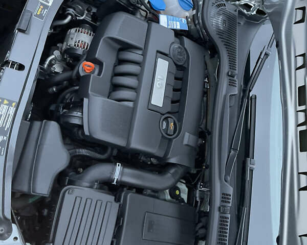 Серый Шкода Октавия, объемом двигателя 1.6 л и пробегом 39 тыс. км за 10150 $, фото 83 на Automoto.ua