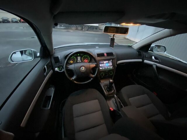 Серый Шкода Октавия, объемом двигателя 1.6 л и пробегом 197 тыс. км за 5999 $, фото 18 на Automoto.ua