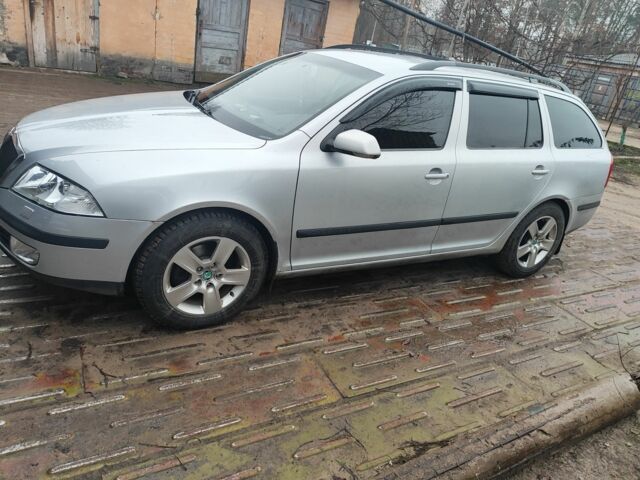 Серый Шкода Октавия, объемом двигателя 2 л и пробегом 304 тыс. км за 7200 $, фото 1 на Automoto.ua