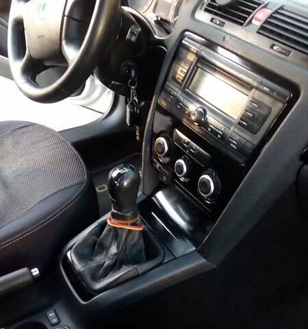 Серый Шкода Октавия, объемом двигателя 1.6 л и пробегом 269 тыс. км за 5300 $, фото 2 на Automoto.ua