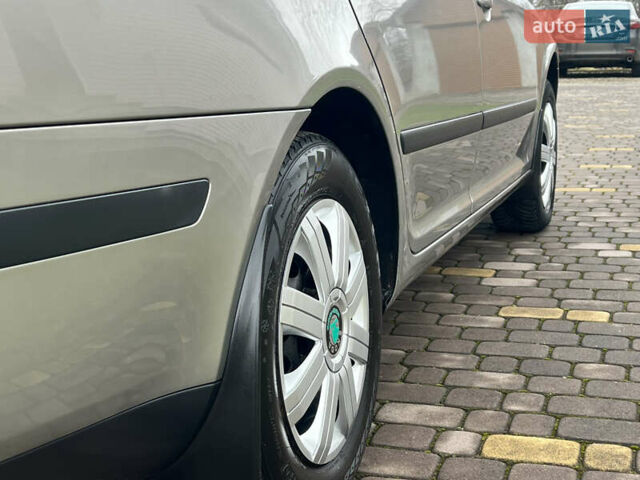 Серый Шкода Октавия, объемом двигателя 1.6 л и пробегом 256 тыс. км за 6850 $, фото 9 на Automoto.ua